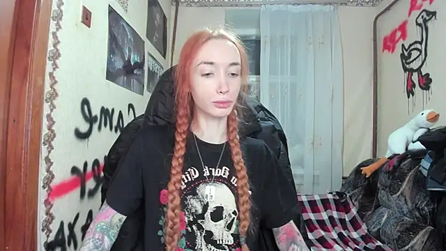 Roxy Silver online show from December 4, 6:39 pm