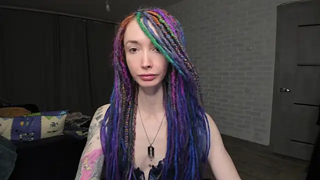 Roxy Silver online show from December 17, 7:04 pm