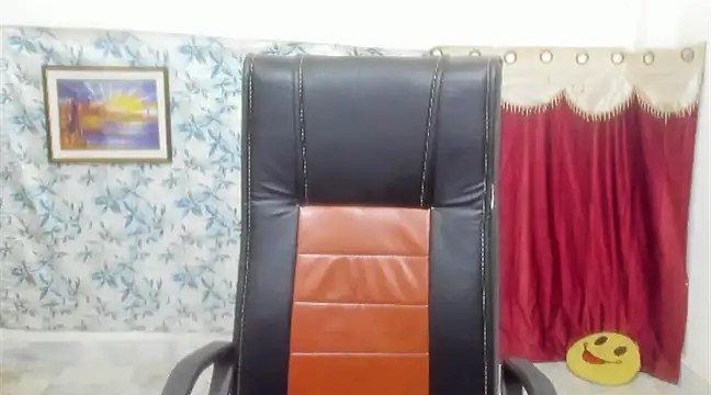 Snapshot of Mia_jonny6 chatting on January 4, 5:37 am Mia jonny6 online show from January 4, 5:37 am