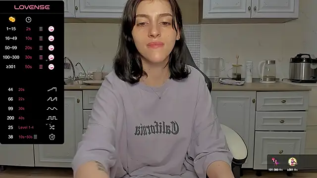 Snapshot of broosnica1 chatting on December 26, 10:26 am broosnica1 online show from December 26, 10:26 am