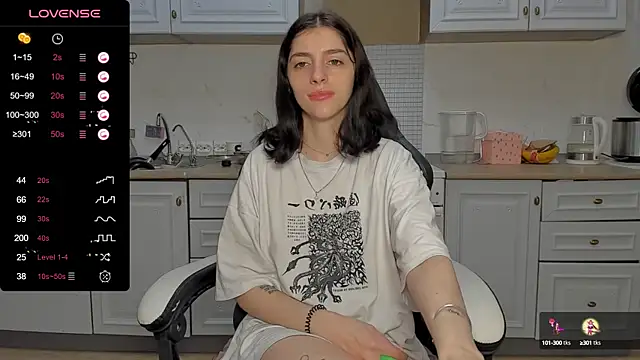 Snapshot of broosnica1 chatting on January 30, 9:04 am broosnica1 online show from January 30, 9:04 am