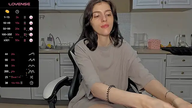 Snapshot of broosnica1 chatting on February 1, 10:15 am broosnica1 online show from February 1, 10:15 am
