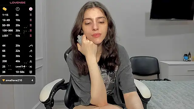 Snapshot of broosnica1 chatting on October 12, 8:46 am broosnica1 online show from October 12, 8:46 am