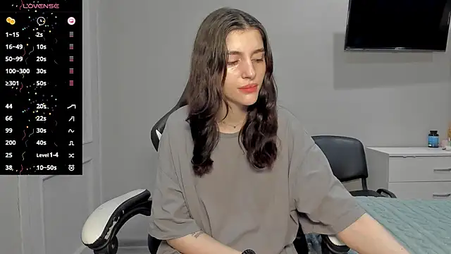 Snapshot of broosnica1 chatting on December 5, 6:44 am broosnica1 online show from December 5, 6:44 am