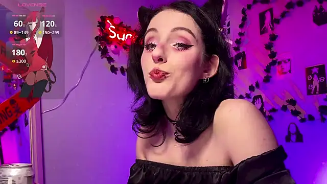 Snapshot of Alice_Succuby chatting on November 29, 7:17 pm Alice Succuby online show from November 29, 7:17 pm