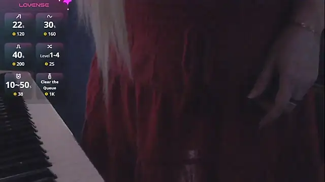 Snapshot of mila_von_tease chatting on November 10, 6:18 pm mila von tease online show from November 10, 6:18 pm