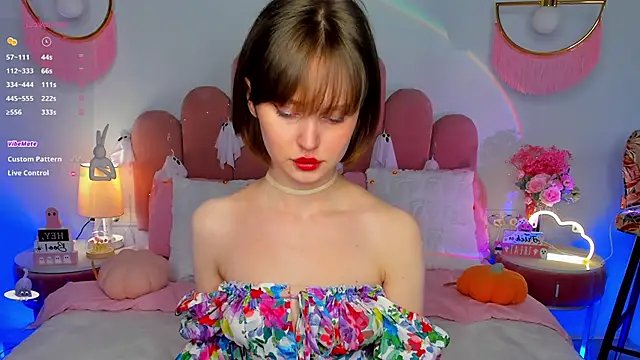 MaryLew online show from October 31, 7:31 am