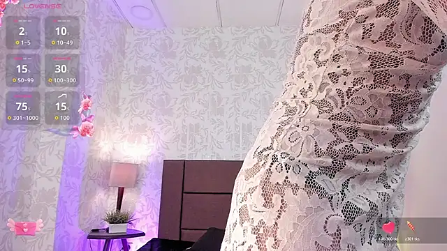 Snapshot of xenia_golden chatting on October 21, 1:34 pm xenia golden online show from October 21, 1:34 pm