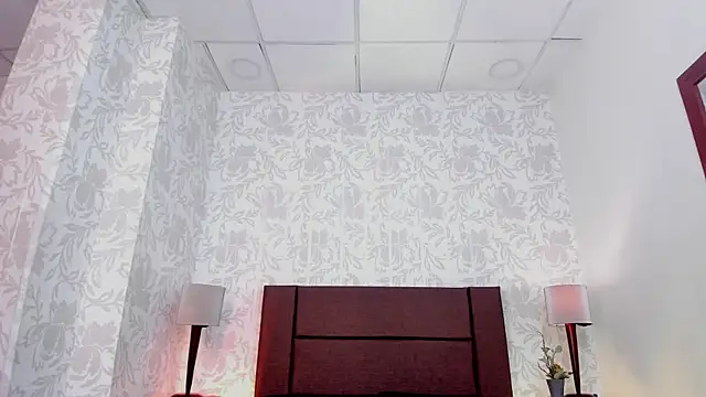 Snapshot of xenia_golden chatting on December 5, 1:52 pm xenia golden online show from December 5, 1:52 pm