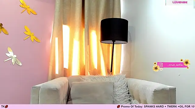  AlejaCruz  online show from March 13, 7:28 pm