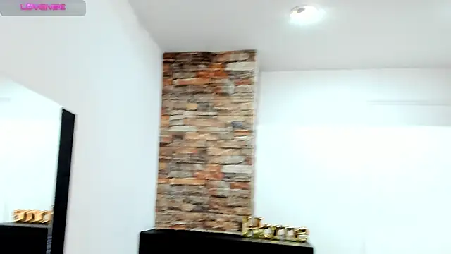  AlejaCruz  online show from November 11, 7:25 pm