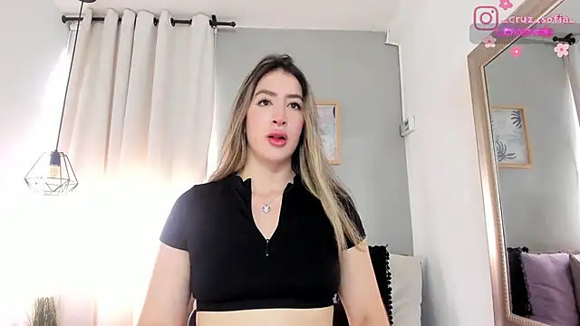  AlejaCruz  online show from June 16, 6:32 pm