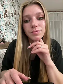 adel secret online show from May 20, 7:20 pm