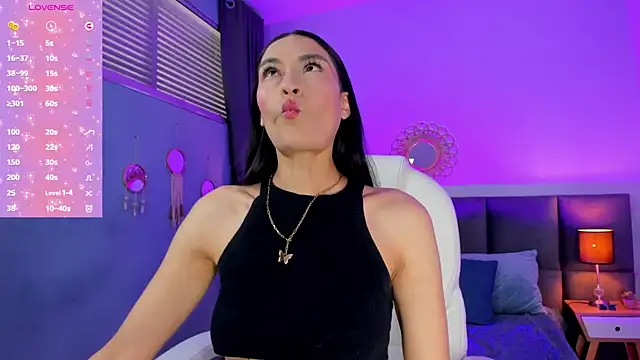 Snapshot of Lissy__Dream chatting on November 9, 9:35 pm Lissy Dream online show from November 9, 9:35 pm