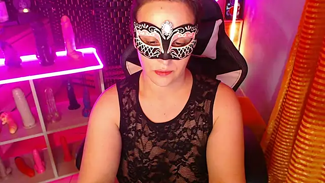 Maria A MUDA online show from January 13, 9:20 pm