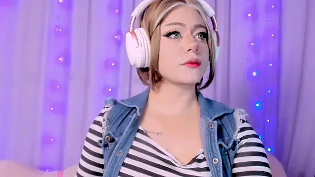 Snapshot of _niiky chatting on October 6, 12:46 pm niiky online show from October 6, 12:46 pm