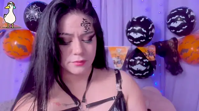 Snapshot of _niiky chatting on October 15, 12:49 pm niiky online show from October 15, 12:49 pm