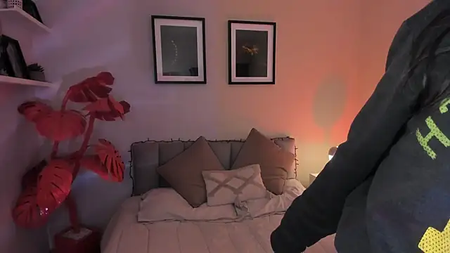 Violetta Nur online show from February 11, 9:09 pm