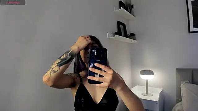 Snapshot of Violetta_Nur chatting on June 26, 8:13 pm Violetta Nur online show from June 26, 8:13 pm