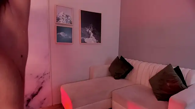 Snapshot of Violetta_Nur chatting on July 27, 9:11 pm Violetta Nur online show from July 27, 9:11 pm