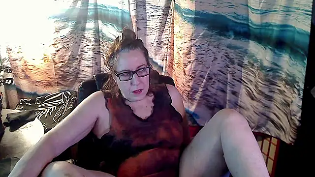 Ireallysquirt online show from February 13, 5:05 am