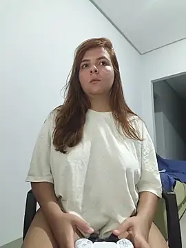 Snapshot of Bruninha_Hot10 chatting on February 28, 5:52 am Bruninha Hot10 online show from February 28, 5:52 am