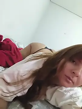 Snapshot of Bruninha_Hot10 chatting on March 13, 10:11 am Bruninha Hot10 online show from March 13, 10:11 am