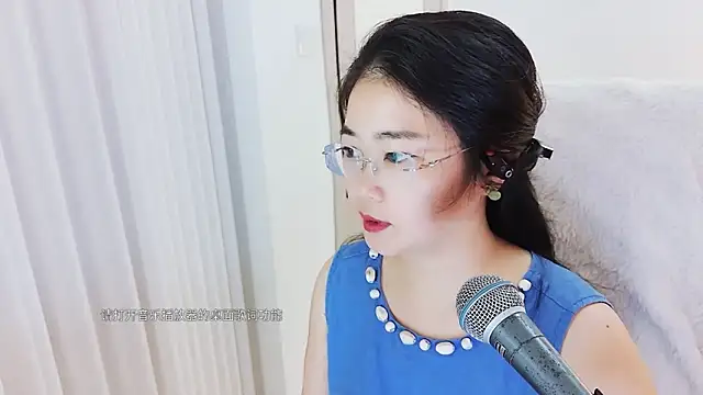 Snapshot of Floor_oo chatting on February 25, 7:29 am Floor oo online show from February 25, 7:29 am