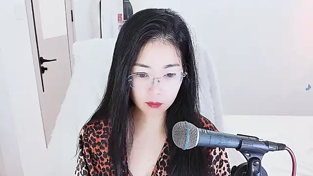 Snapshot of Floor_oo chatting on May 14, 4:36 pm Floor oo online show from May 14, 4:36 pm