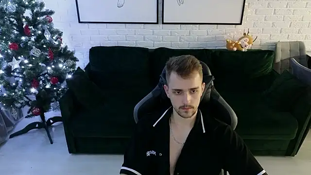 Larstar01 online show from December 6, 1:29 am