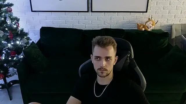 Larstar01 online show from December 8, 4:25 am