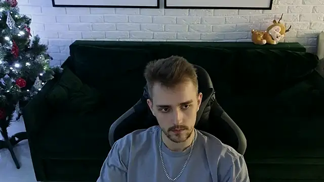 Larstar01 online show from December 12, 2:26 am