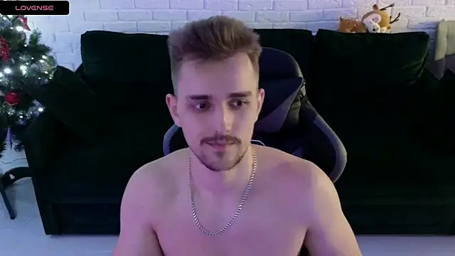 Larstar01 online show from December 29, 4:48 am