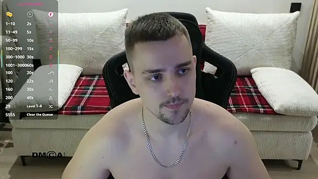 Snapshot of Larstar01 chatting on March 8, 6:44 pm Larstar01 online show from March 8, 6:44 pm