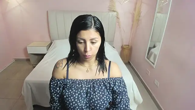 tiffani  love online show from January 29, 1:07 pm