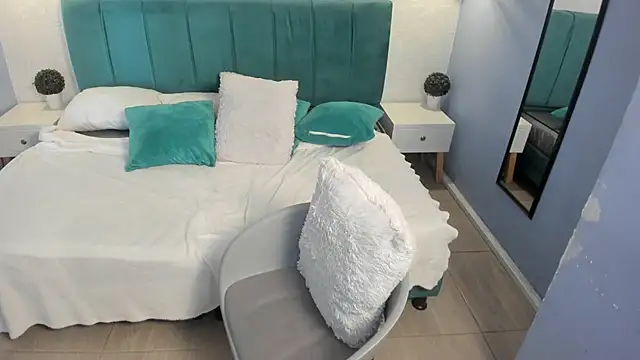 tiffani  love online show from February 13, 12:00 pm