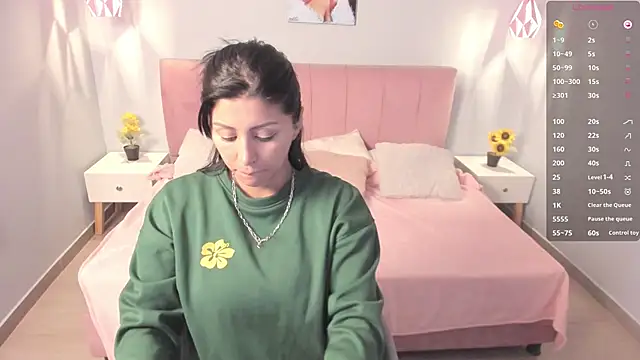 tiffani  love online show from March 17, 1:39 pm