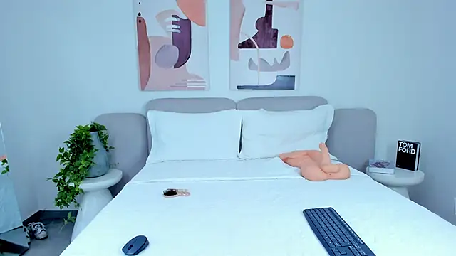 Emi latingirl online show from March 11, 8:53 pm