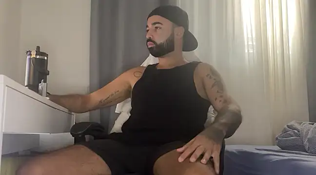 MiloCtc online show from February 20, 3:52 pm