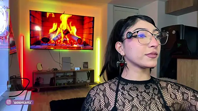 MarianaBranzz online show from May 23, 5:56 am