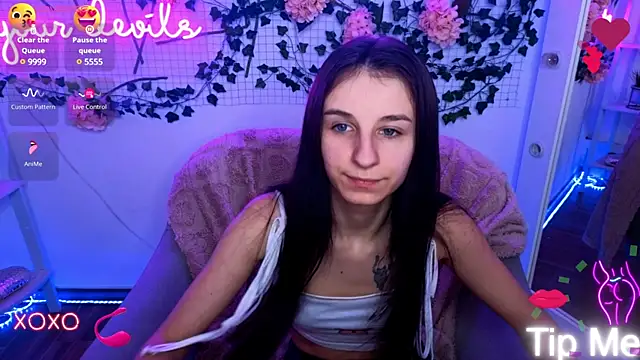 Snapshot of _Nika_Kik chatting on January 21, 2:59 pm Nika Kik online show from January 21, 2:59 pm