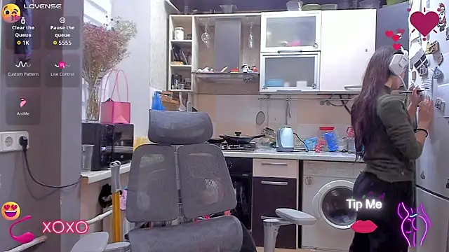 Snapshot of _Nika_Kik chatting on October 2, 4:58 pm Nika Kik online show from October 2, 4:58 pm