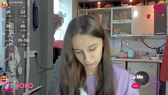 Snapshot of _Nika_Kik chatting on October 12, 8:13 am Nika Kik online show from October 12, 8:13 am