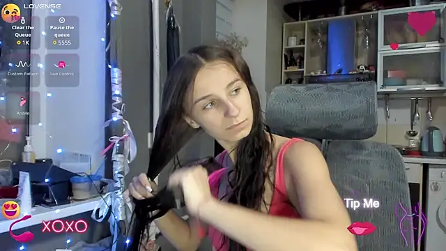 Snapshot of _Nika_Kik chatting on October 13, 3:01 pm Nika Kik online show from October 13, 3:01 pm