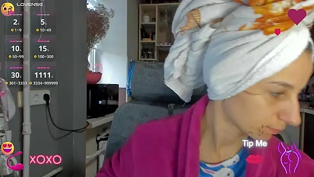 Snapshot of _Nika_Kik chatting on October 15, 10:59 am Nika Kik online show from October 15, 10:59 am