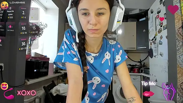 Snapshot of _Nika_Kik chatting on October 31, 12:17 pm Nika Kik online show from October 31, 12:17 pm