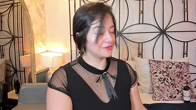 nahomi sweett online show from September 25, 11:03 am