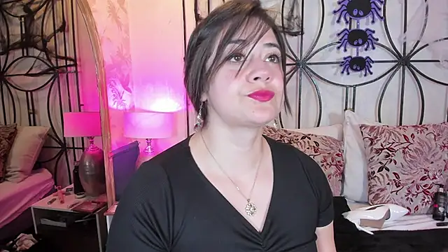 nahomi sweett online show from October 21, 11:00 am