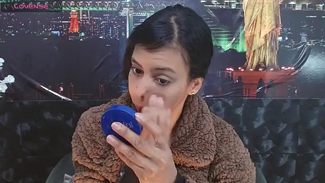 Snapshot of Catalella_Ar chatting on May 2, 3:44 am Catalella Ar online show from May 2, 3:44 am