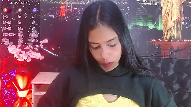 Snapshot of Catalella_Ar chatting on May 19, 3:35 am Catalella Ar online show from May 19, 3:35 am